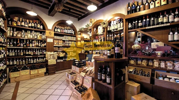 Kho Rượu 68 - Hệ thống phân phối rượu ngoại uy tín Hà Nội 13 Không gian Tasting Room sang trọng phục vụ khách hàng trải nghiệm nếm thử rượu trước khi chọn mua